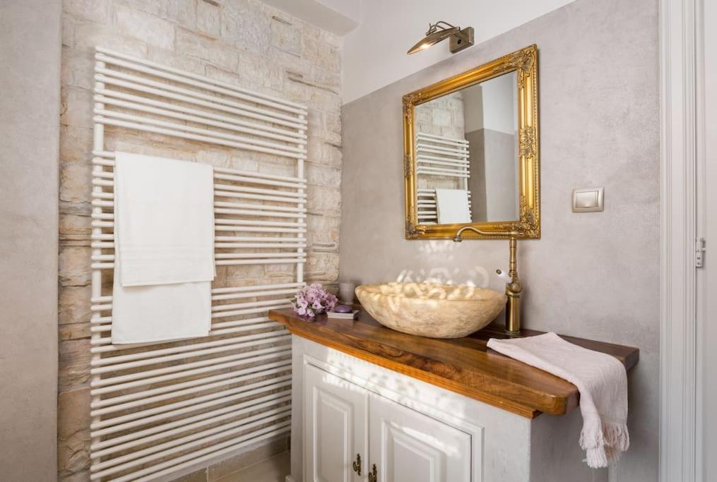 La Maison * Velianitatika